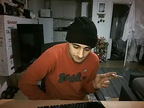 Snapshot of mihaimichael chatting on 11-16-25, 05:18 mihaimichael online show from 11-16-25, 05:18