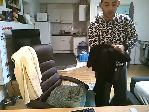 Snapshot of mihaimichael chatting on 11-20-25, 12:05 mihaimichael online show from 11-20-25, 12:05