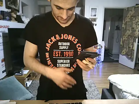 Snapshot of mihaimichael chatting on 11-28-25, 02:36 mihaimichael online show from 11-28-25, 02:36