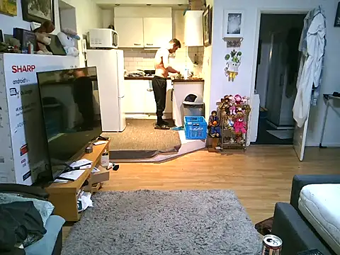 Snapshot of mihaimichael chatting on 12-05-25, 01:03 mihaimichael online show from 12-05-25, 01:03