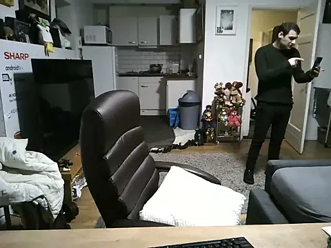 Snapshot of mihaimichael chatting on 01-14-26, 10:58 mihaimichael online show from 01-14-26, 10:58