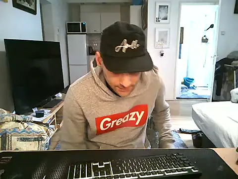 Snapshot of mihaimichael chatting on 03-24-26, 02:55 mihaimichael online show from 03-24-26, 02:55