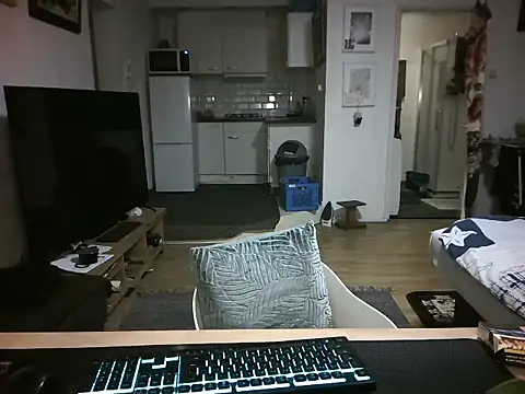 Snapshot of mihaimichael chatting on 03-26-26, 12:06 mihaimichael online show from 03-26-26, 12:06