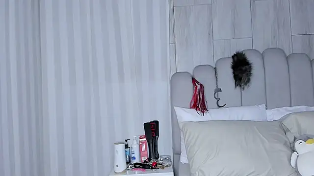 Snapshot of mileyerikson chatting on 09-25-25, 12:58 mileyerikson online show from 09-25-25, 12:58