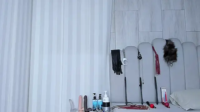 Snapshot of mileyerikson chatting on 12-20-25, 03:57 mileyerikson online show from 12-20-25, 03:57