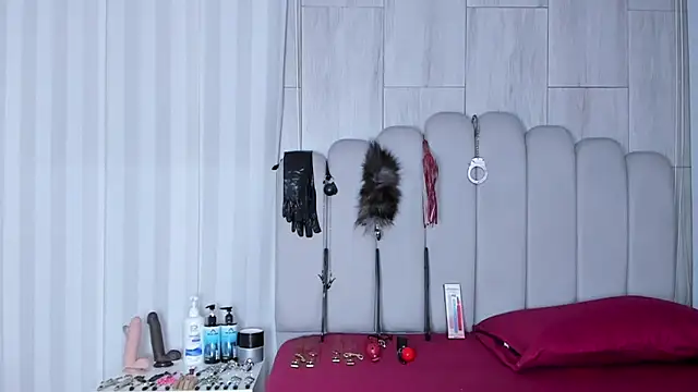 Snapshot of mileyerikson chatting on 12-22-25, 07:16 mileyerikson online show from 12-22-25, 07:16