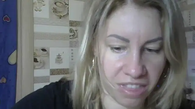 TherestlessKitty online show from 12-30-24, 06:20