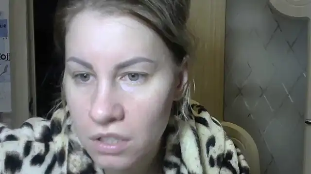 TherestlessKitty online show from 02-15-25, 05:51