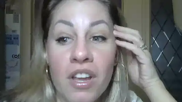 TherestlessKitty online show from 02-27-25, 05:24