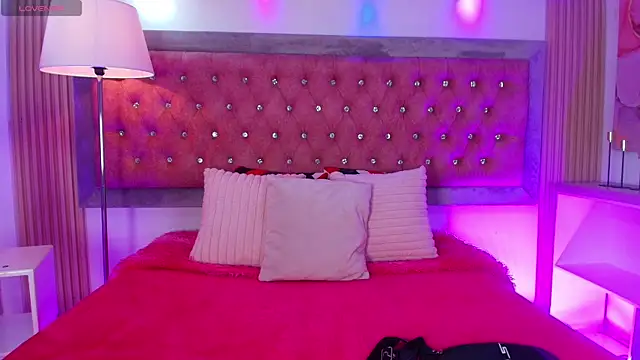 Tayzon Foxxx online show from 06-30-26, 08:21