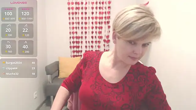 Julia Wilsone online show from 02-10-25, 04:14