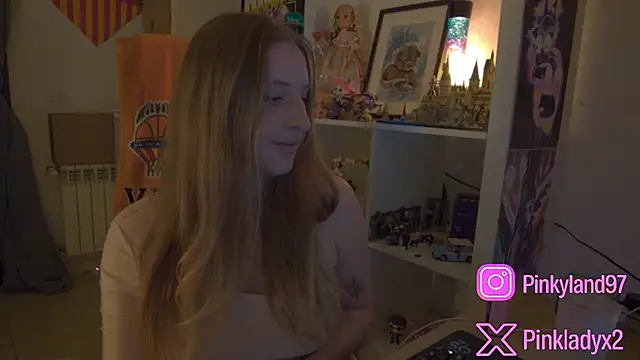 Pinkyladyxxx online show from 04-25-26, 09:23