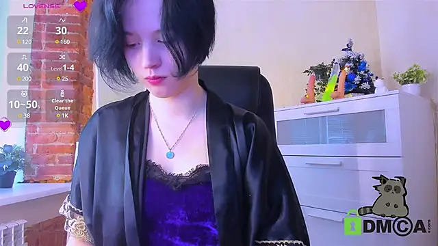 Alina Mills online show from 12-18-24, 10:51
