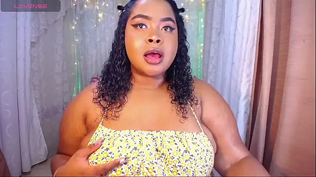 Snapshot of Ana_off_alana chatting on 10-11-25, 11:25 Ana off alana online show from 10-11-25, 11:25