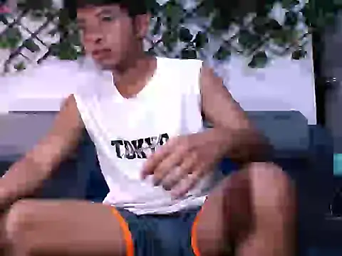 Snapshot of RyansweetHot chatting on 11-01-25, 09:28 RyansweetHot online show from 11-01-25, 09:28