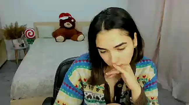 Snapshot of Alexa_Dolly12 chatting on 12-18-24, 09:14 Alexa Dolly12 online show from 12-18-24, 09:14