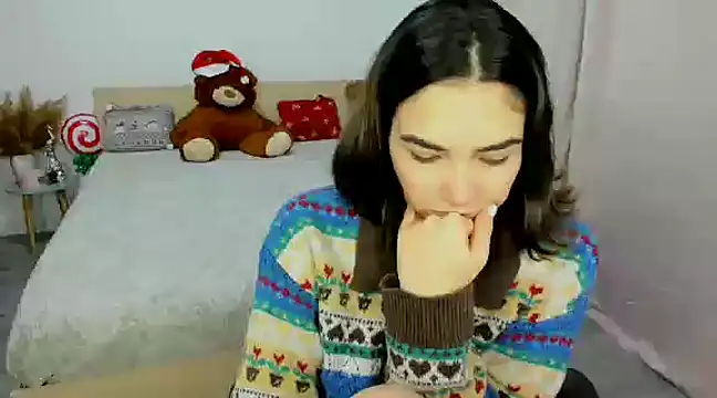 Snapshot of Alexa_Dolly12 chatting on 12-31-24, 09:31 Alexa Dolly12 online show from 12-31-24, 09:31