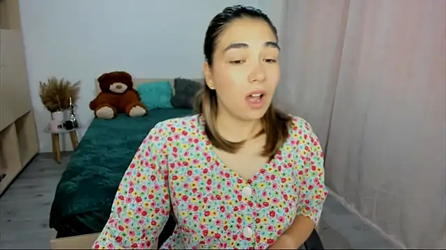Snapshot of Alexa_Dolly12 chatting on 09-13-25, 05:40 Alexa Dolly12 online show from 09-13-25, 05:40