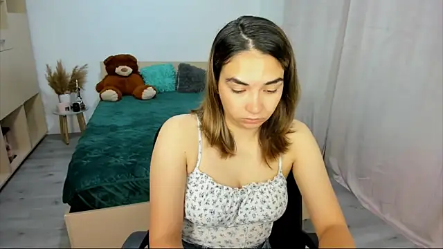 Snapshot of Alexa_Dolly12 chatting on 09-17-25, 05:20 Alexa Dolly12 online show from 09-17-25, 05:20