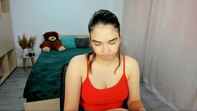 Snapshot of Alexa_Dolly12 chatting on 09-18-25, 05:20 Alexa Dolly12 online show from 09-18-25, 05:20