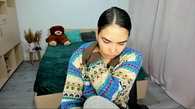 Snapshot of Alexa_Dolly12 chatting on 09-22-25, 05:42 Alexa Dolly12 online show from 09-22-25, 05:42