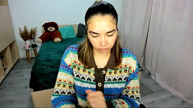 Snapshot of Alexa_Dolly12 chatting on 09-30-25, 06:40 Alexa Dolly12 online show from 09-30-25, 06:40