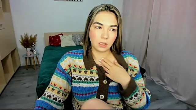 Alexa Dolly12 online show from 12-16-25, 08:08