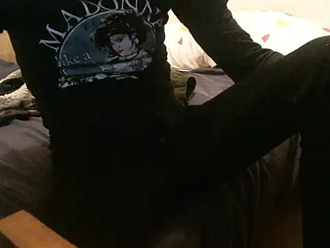 Snapshot of bravo23toro chatting on 02-25-26, 07:01 bravo23toro online show from 02-25-26, 07:01