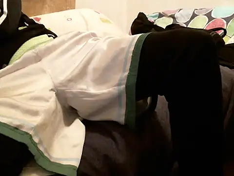 Snapshot of bravo23toro chatting on 03-21-26, 12:21 bravo23toro online show from 03-21-26, 12:21