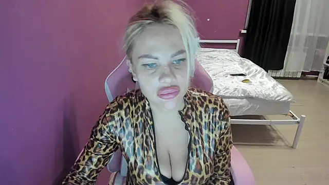 Snapshot of Lika8234 chatting on 09-19-25, 09:59 Lika8234 online show from 09-19-25, 09:59