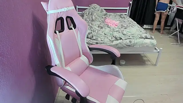 Snapshot of Lika8234 chatting on 10-31-25, 12:44 Lika8234 online show from 10-31-25, 12:44