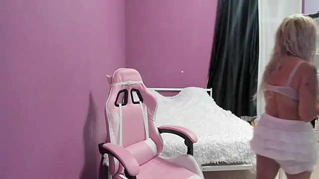 Snapshot of Lika8234 chatting on 12-01-25, 02:44 Lika8234 online show from 12-01-25, 02:44