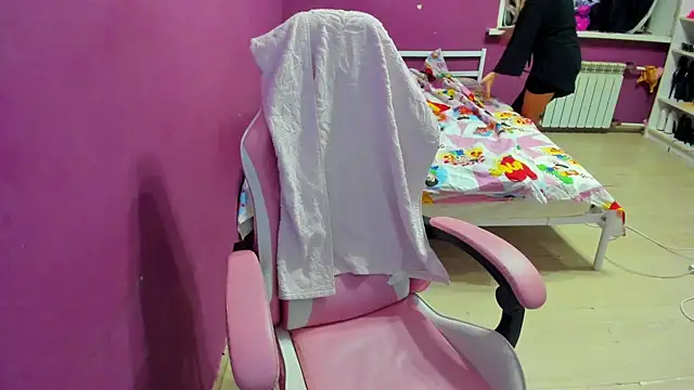 Snapshot of Lika8234 chatting on 12-18-25, 09:21 Lika8234 online show from 12-18-25, 09:21