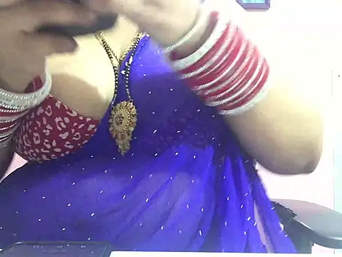 Snapshot of Desi_bhabhiii chatting on 01-17-25, 06:04 Desi bhabhiii online show from 01-17-25, 06:04