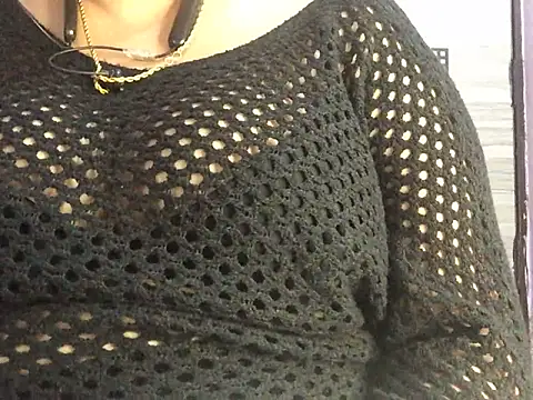 Snapshot of Desi_bhabhiii chatting on 02-02-25, 08:57 Desi bhabhiii online show from 02-02-25, 08:57