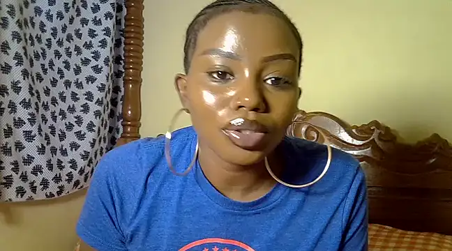 Snapshot of juicyblaqebony chatting on 02-27-25, 01:38 juicyblaqebony online show from 02-27-25, 01:38