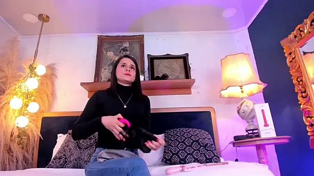 Snapshot of Alice_milf_ chatting on 03-08-25, 11:16 Alice milf online show from 03-08-25, 11:16