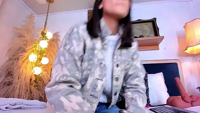 Snapshot of Alice_milf_ chatting on 03-15-25, 11:29 Alice milf online show from 03-15-25, 11:29