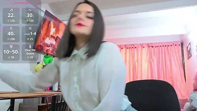 Snapshot of Alice_milf_ chatting on 10-02-25, 11:50 Alice milf online show from 10-02-25, 11:50