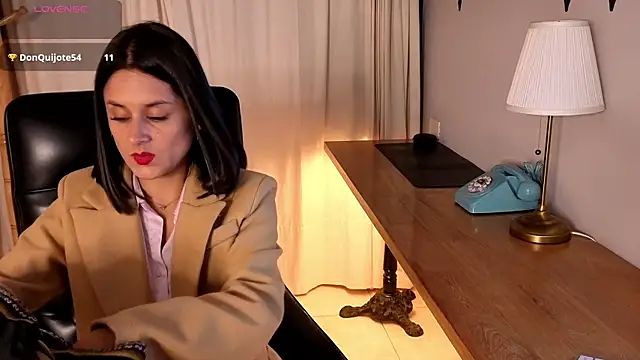 Snapshot of Alice_milf_ chatting on 01-08-26, 11:12 Alice milf online show from 01-08-26, 11:12