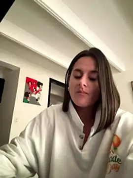 Snapshot of Alice_milf_ chatting on 01-15-26, 04:33 Alice milf online show from 01-15-26, 04:33