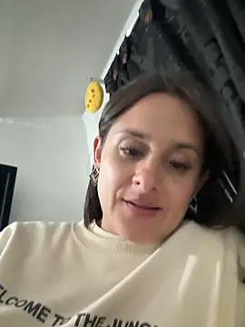 Snapshot of Alice_milf_ chatting on 03-02-26, 11:33 Alice milf online show from 03-02-26, 11:33