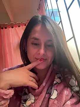 Snapshot of Alice_milf_ chatting on 05-09-26, 11:37 Alice milf online show from 05-09-26, 11:37
