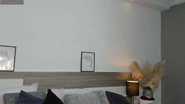 SaraaJhonsonn online show from 04-21-26, 02:45