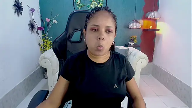 Melikasweetz online show from 02-22-26, 07:12