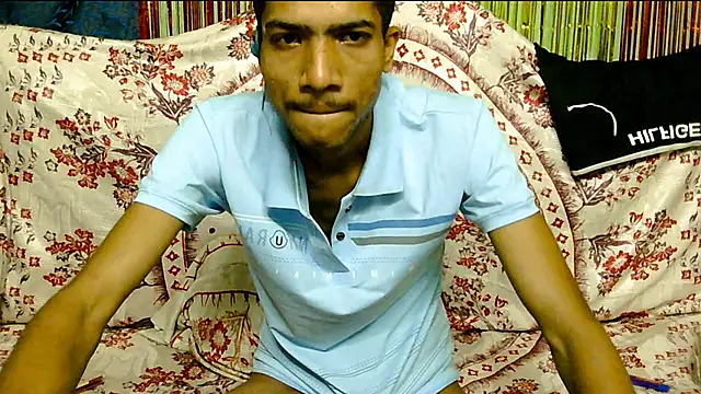 Snapshot of Alex_Suman25 chatting on 02-11-25, 11:43 Alex Suman25 online show from 02-11-25, 11:43