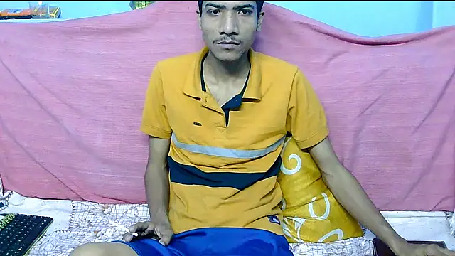 Snapshot of Alex_Suman25 chatting on 03-01-25, 04:58 Alex Suman25 online show from 03-01-25, 04:58