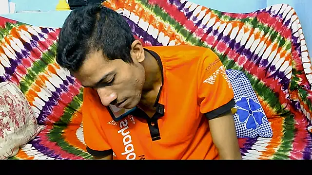 Snapshot of Alex_Suman25 chatting on 03-10-25, 06:27 Alex Suman25 online show from 03-10-25, 06:27