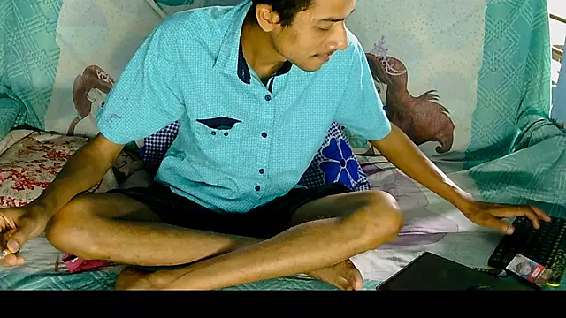 Snapshot of Alex_Suman25 chatting on 03-19-25, 06:46 Alex Suman25 online show from 03-19-25, 06:46