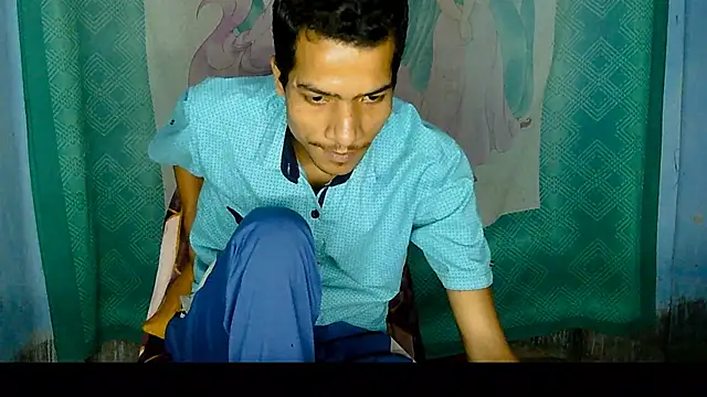 Snapshot of Alex_Suman25 chatting on 03-21-25, 03:02 Alex Suman25 online show from 03-21-25, 03:02